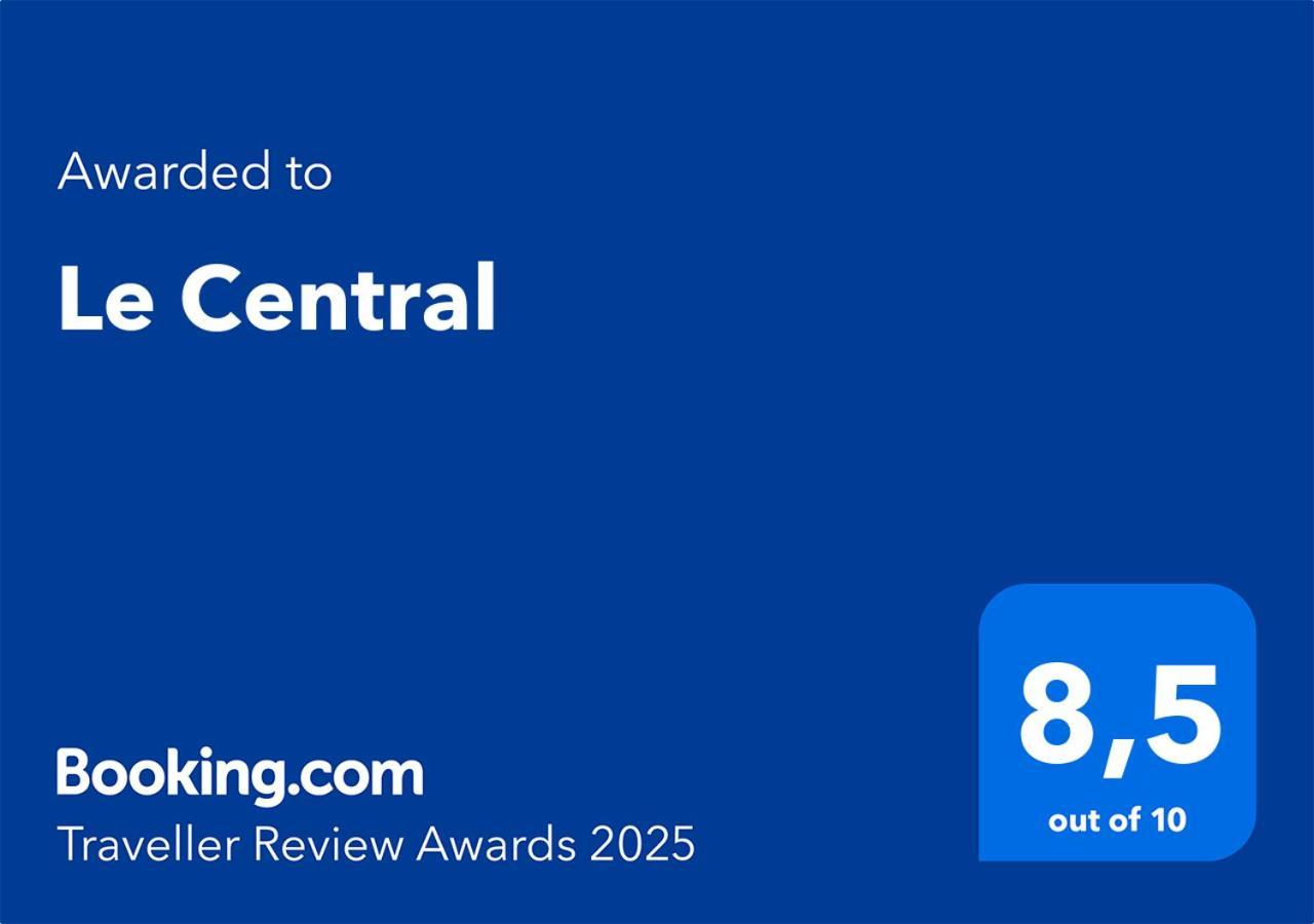 Le Central Руен Екстер'єр фото